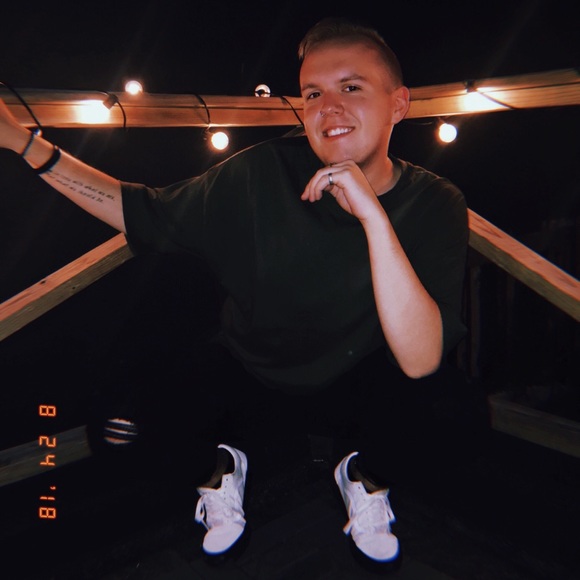 Meet your Posher - Picture 1 of 1